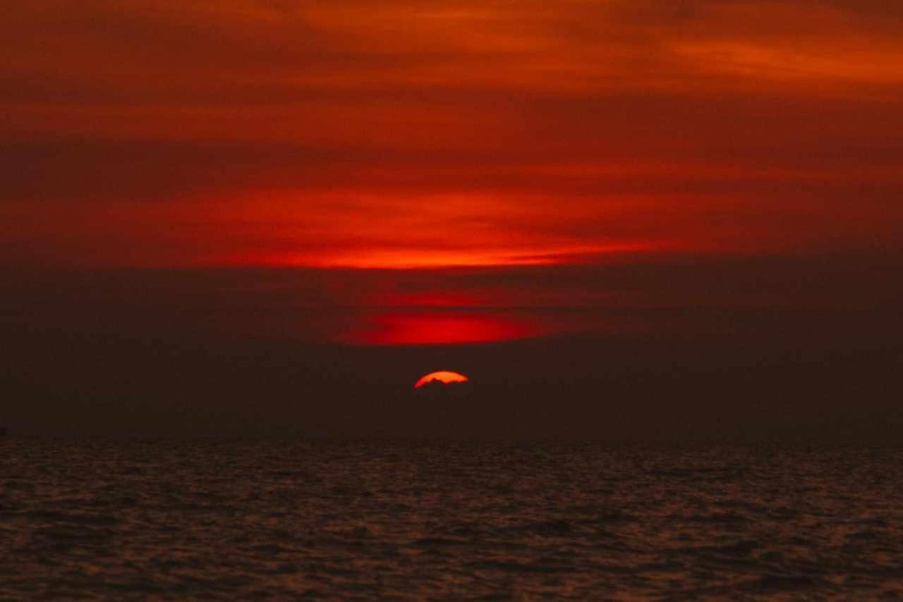 Paradise Sunset Beach Ронгсанлем Экстерьер фото